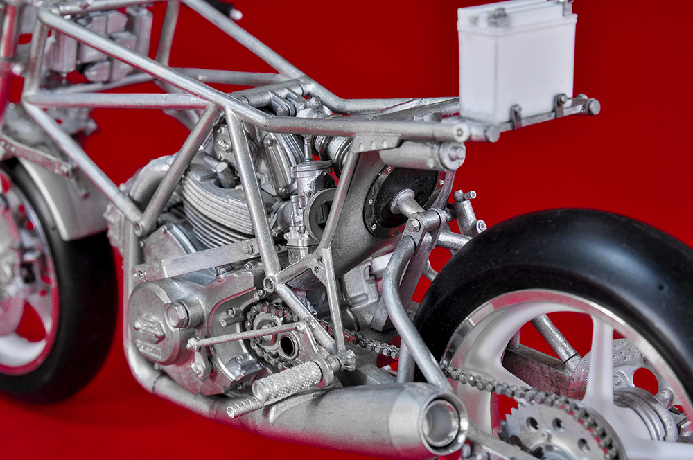1/9 scale Fulldetail Kit : Ducati 750 TT1 [1983]