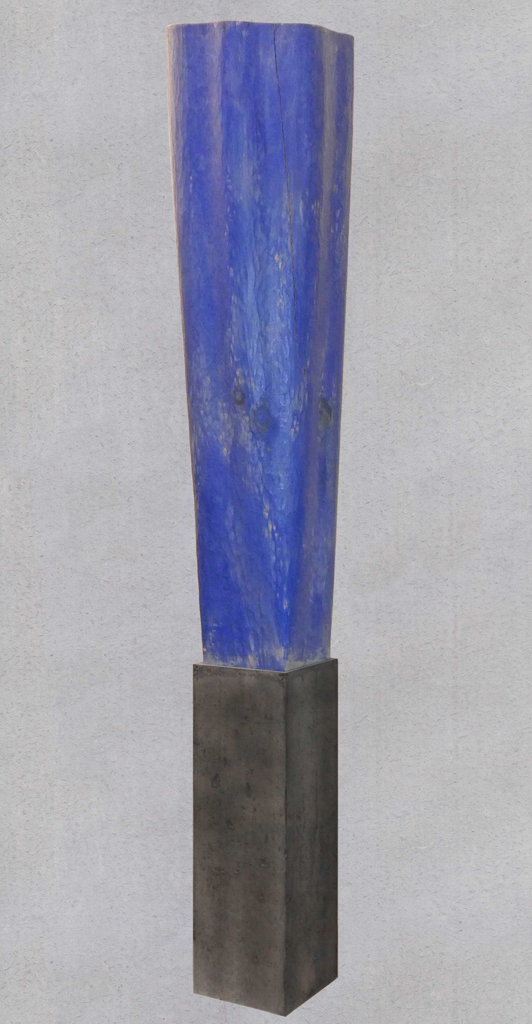 Skulptur Weymouths-Kiefer, Sockel Beton, Gesamthöhe 164 cm
