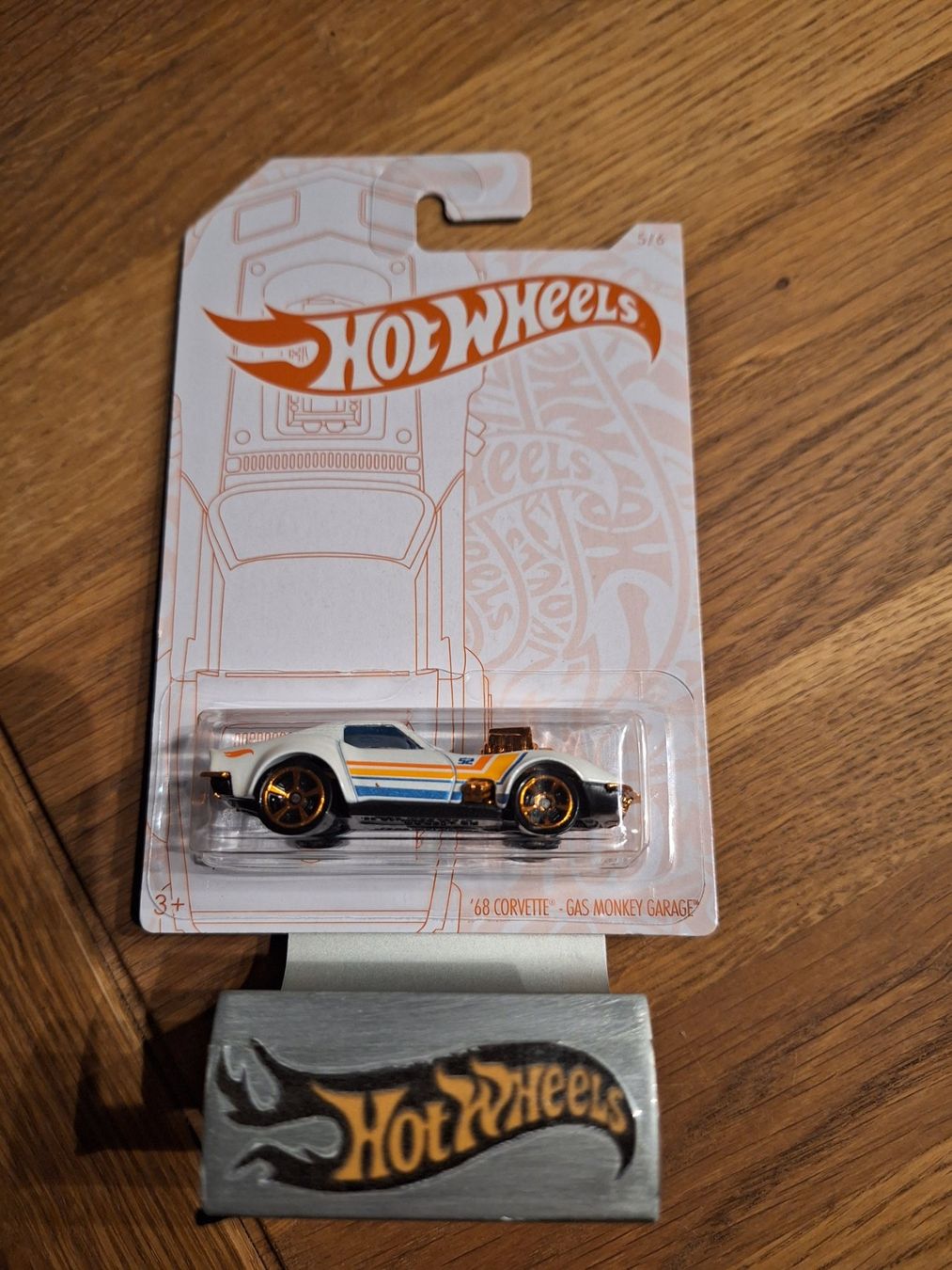 Hot Wheels Pearl & Chrome 2020 68 Corvette Gas Monkey Garage 5/6 L