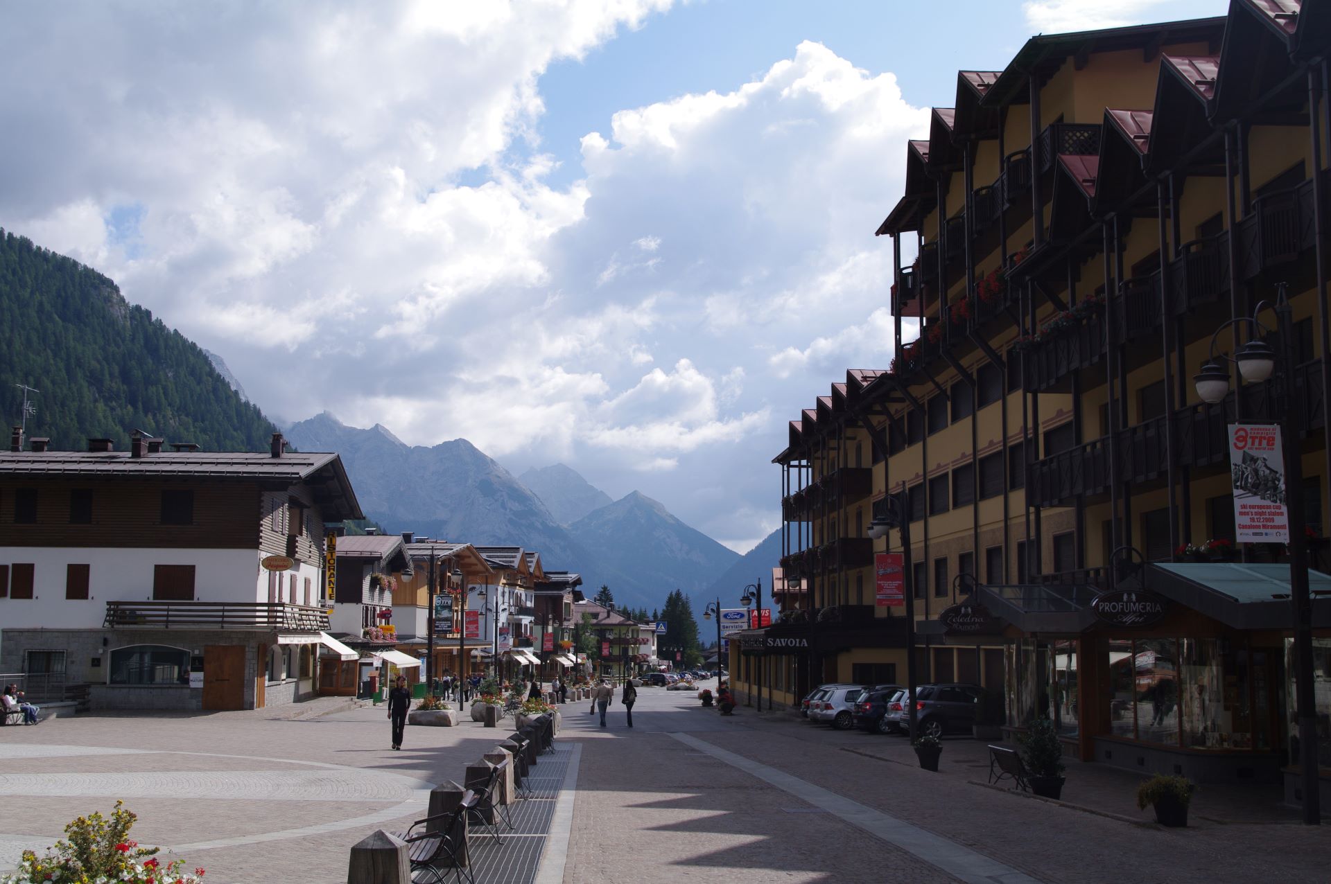 Flanieren über die Hauptstrasse von Madonna di Campiglio