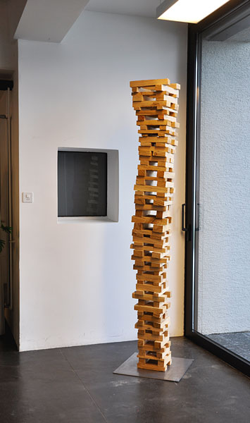 kreuz & quer I, 2015, Eichenholz, Schrauben, 215 x 32 x 30 cm