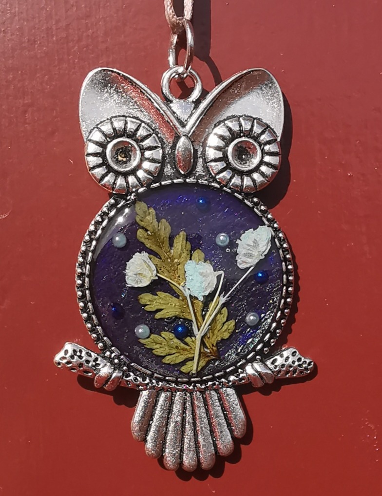 2490 - Blue Flower Silver Owl
