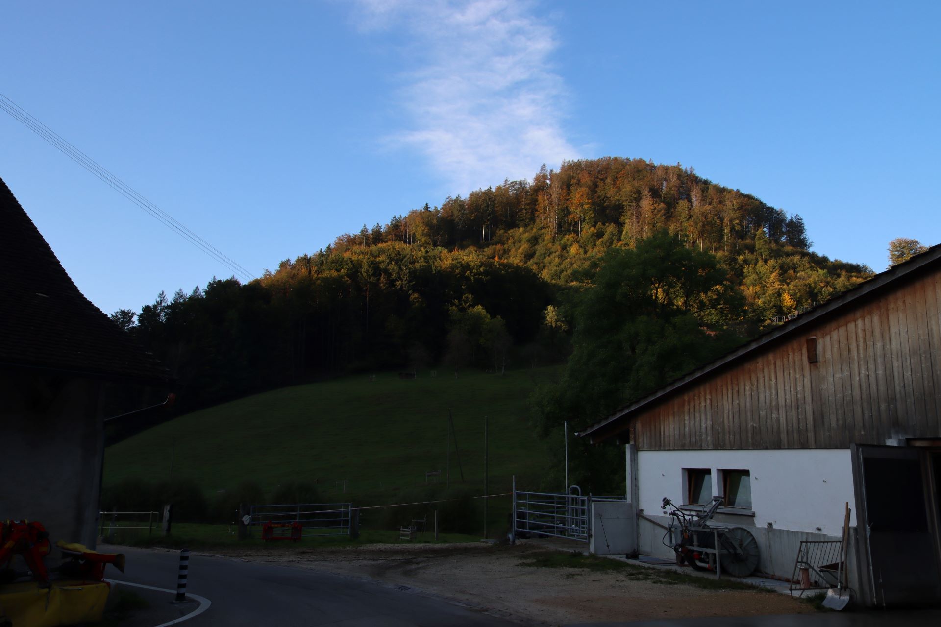 Rund um die Gebäude öffnen sich Weitblicke ins Baselland