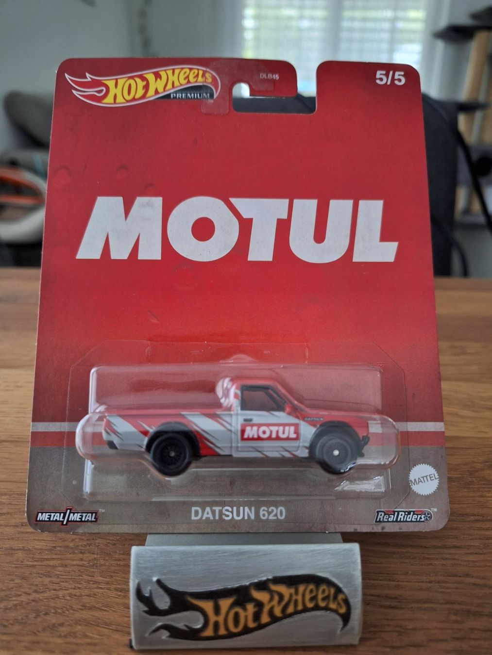 Hot WHeels Premium Vintage Oil 2023 Datsun 620 5/5