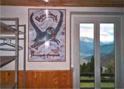 Jedes Zimmer trägt den Namen eines Vogels und ist entsprechend mit einem Originalgemälde vom Künstle