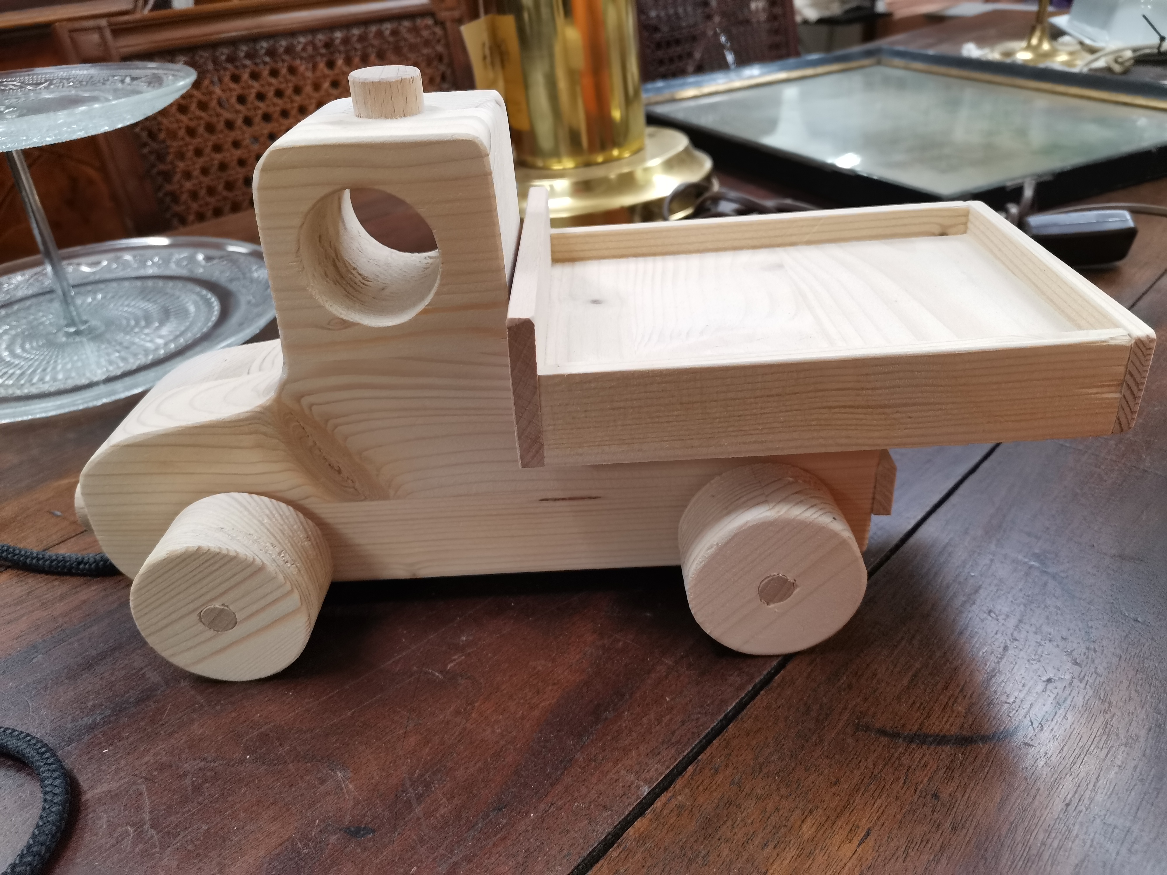 Lastwagen aus Tannenholz 30 cm