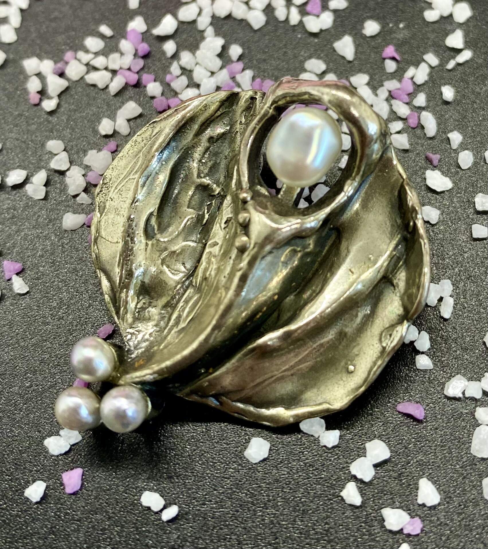 Silber (800er) Brosche mit Perlen