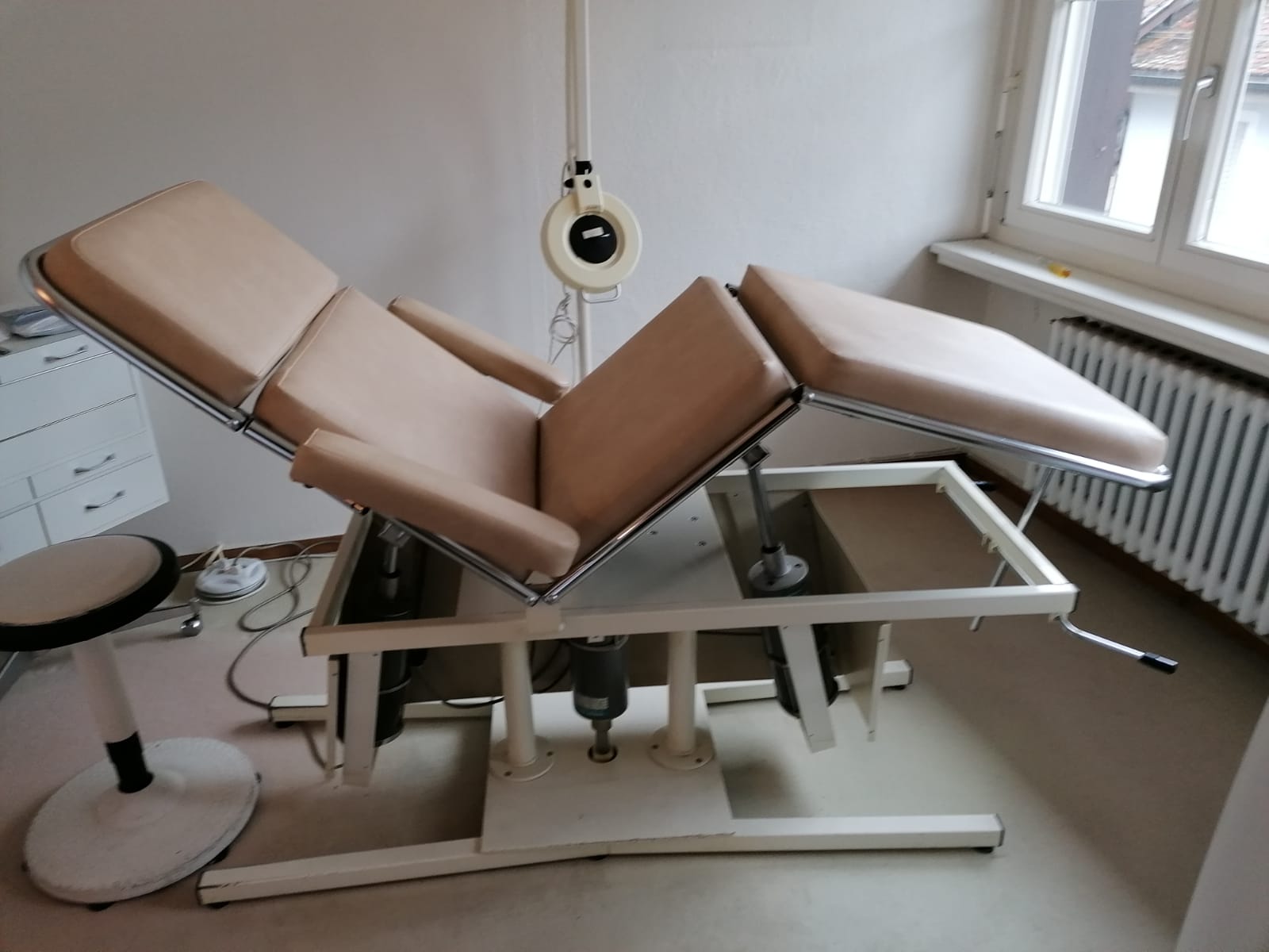 Liege für Kosmetikstudio oder Therapiesitzungen