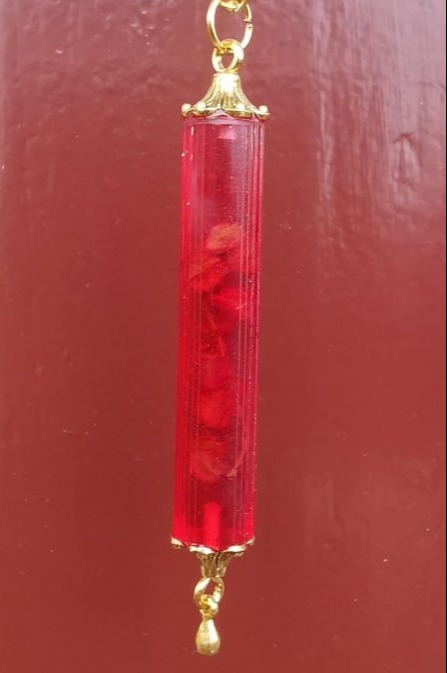 1910 - Red Plant Cylinder