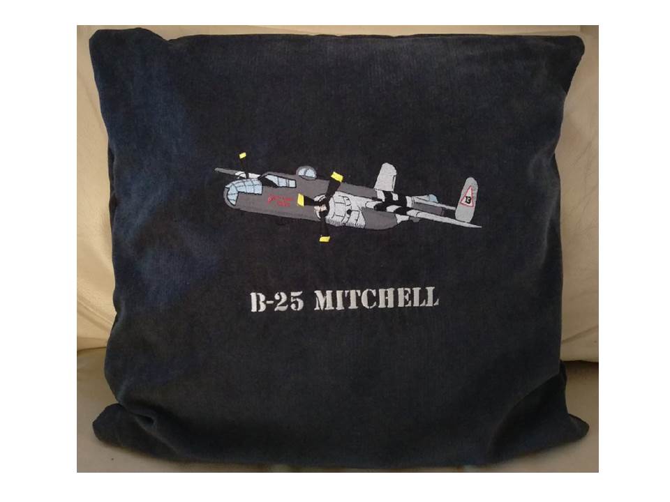 B25-Mitchell für Militaryfans Besticktes Zierkissen