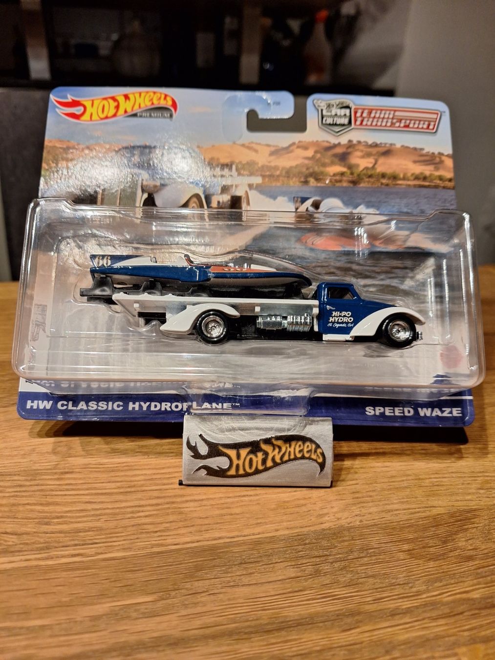 HW Premium Team Transport #49 HW Classic Hydroplane Speed Waze