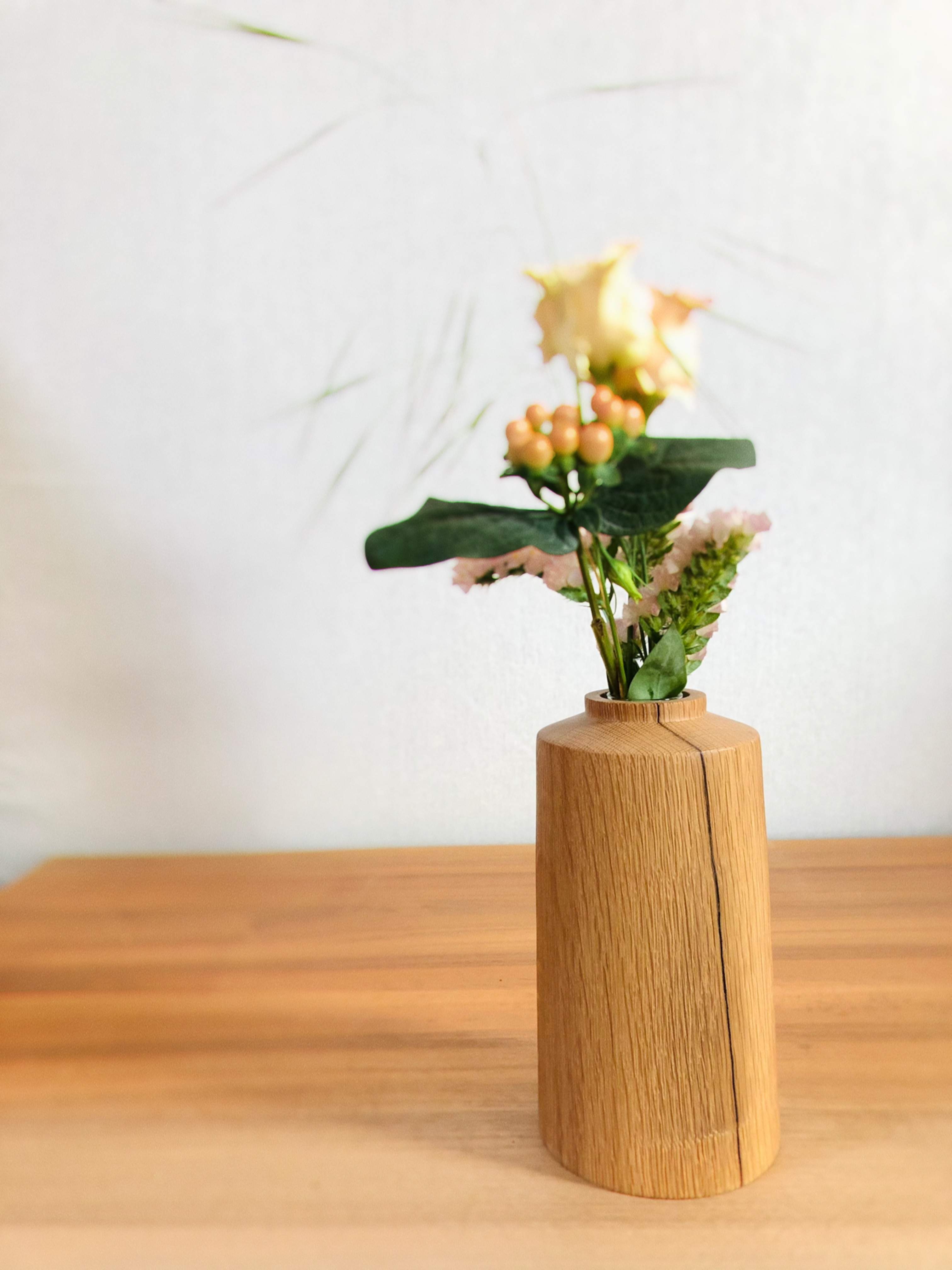 Vase aus Eichenholz