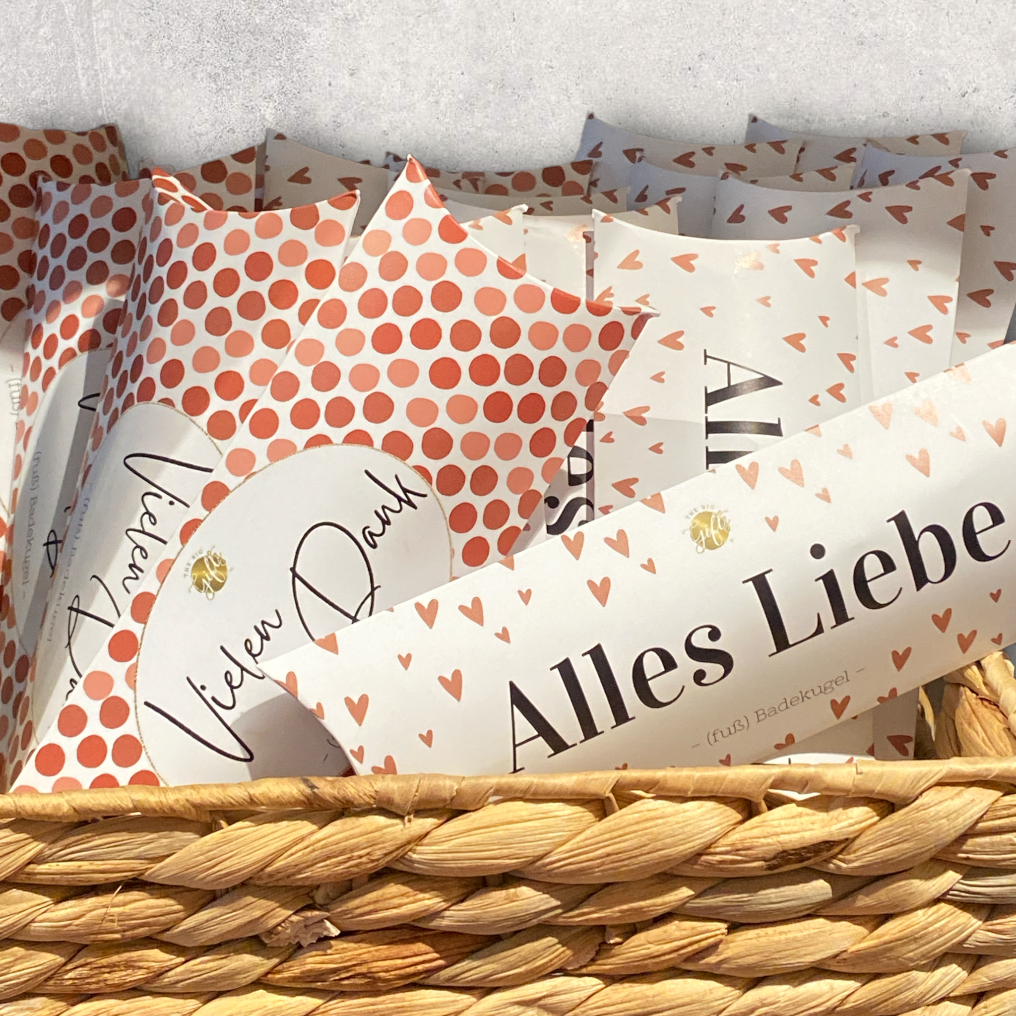 Geschenkbox - ALLES LIEBE - mit 6 super feinen Badekugeln - pure Erholung und Entspannung