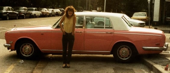 Pink Rolls Royce 1987 - Sandra West in London bei den Schwiegereltern zu Besuch - es muss nicht imme