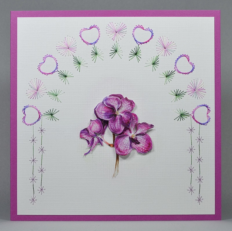 Orchidee- Grusskarte mit Herzchen-Stickereien