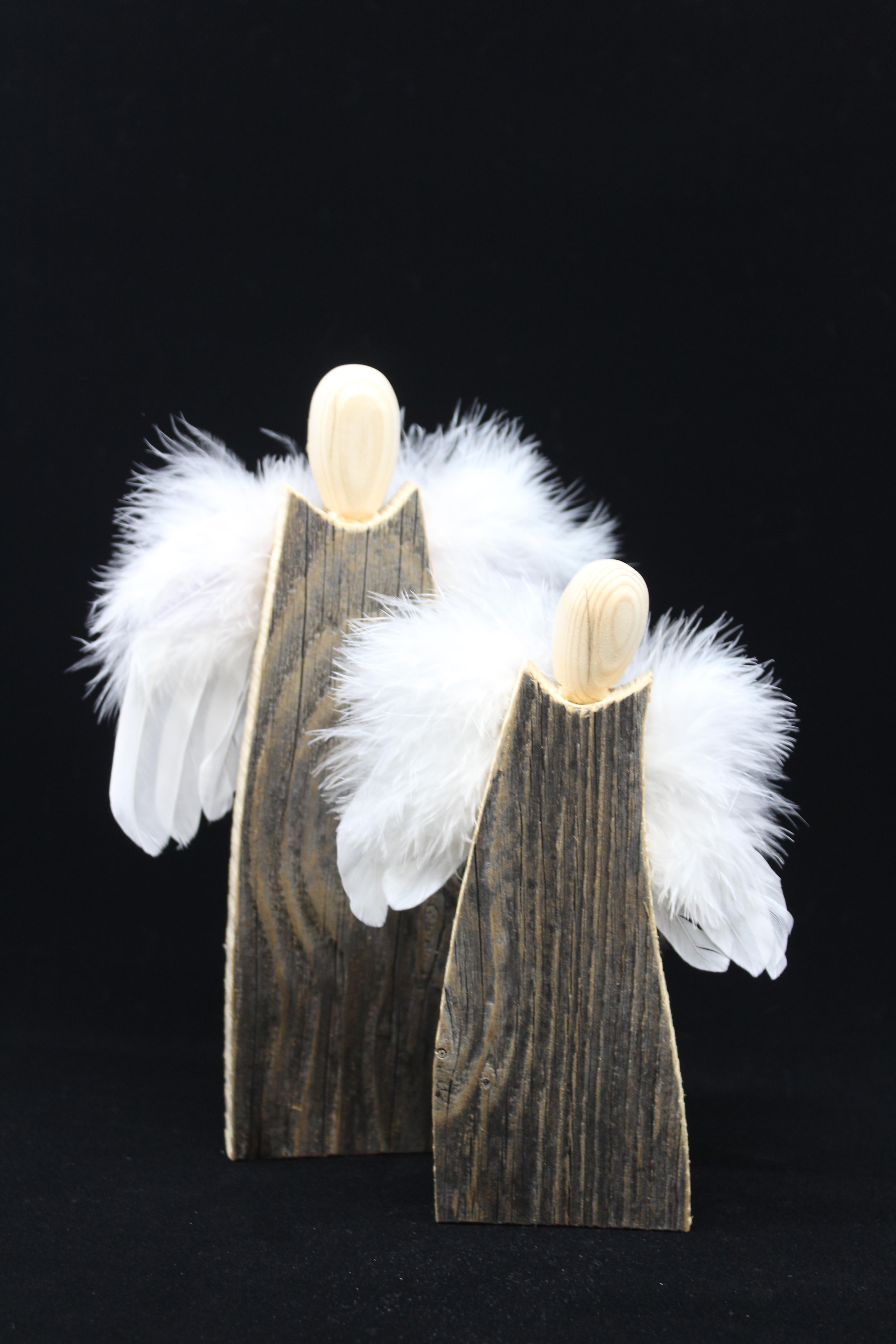 Engel aus Altholz