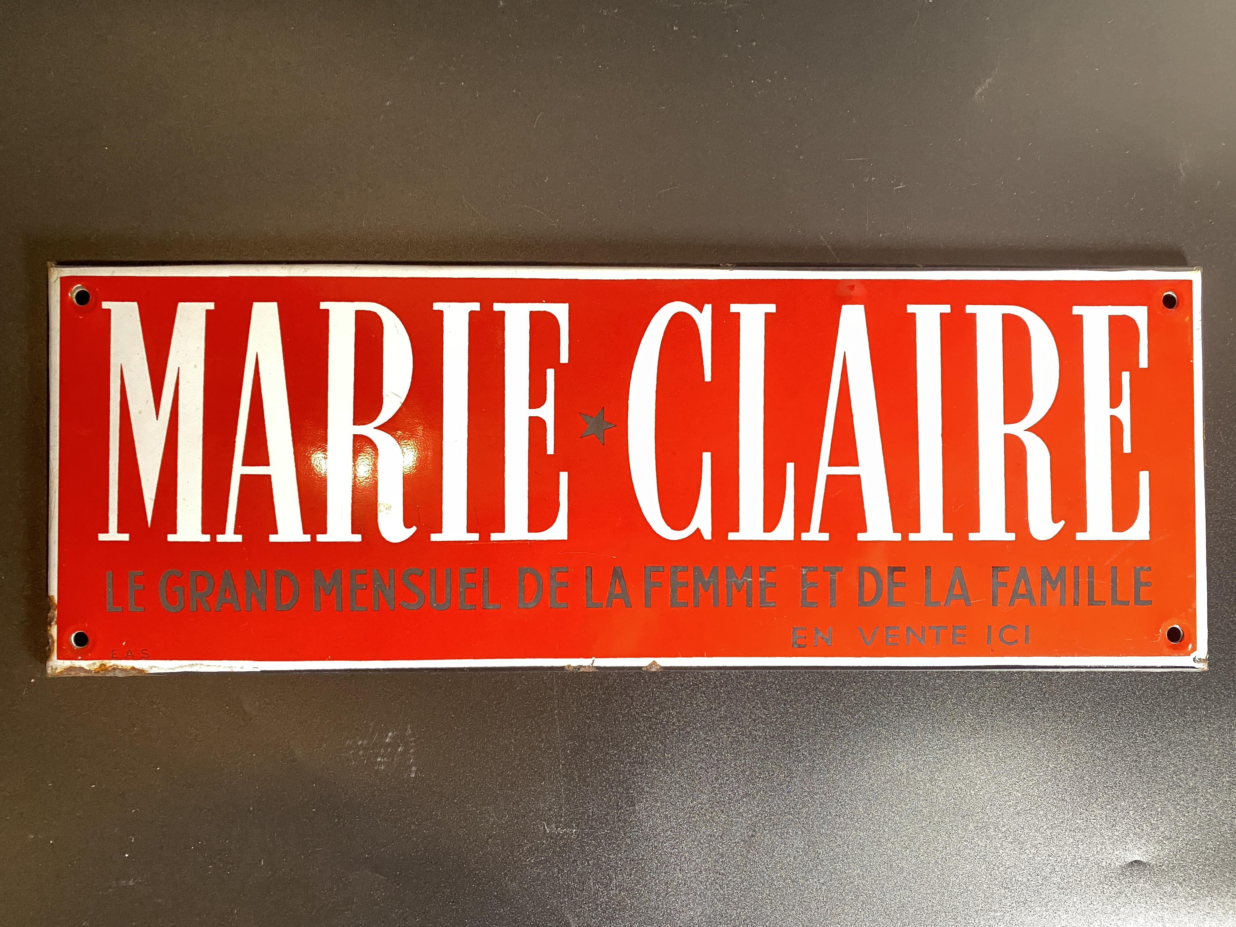 Plaque Emailée / Emailschild Marie Claire um 1950
