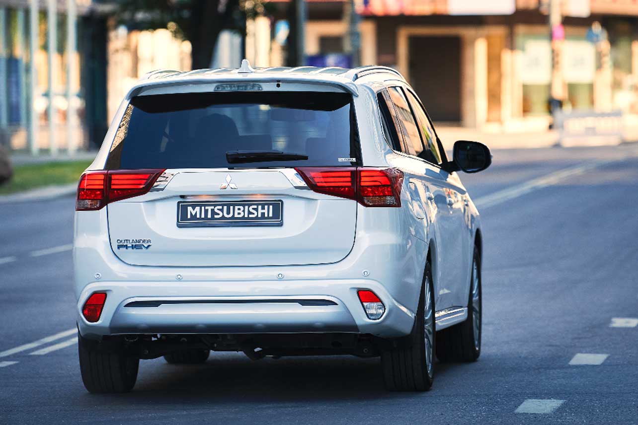 Mitsubishi Outlander PHEV - Plug-in-Hybrid kaufen in Basel