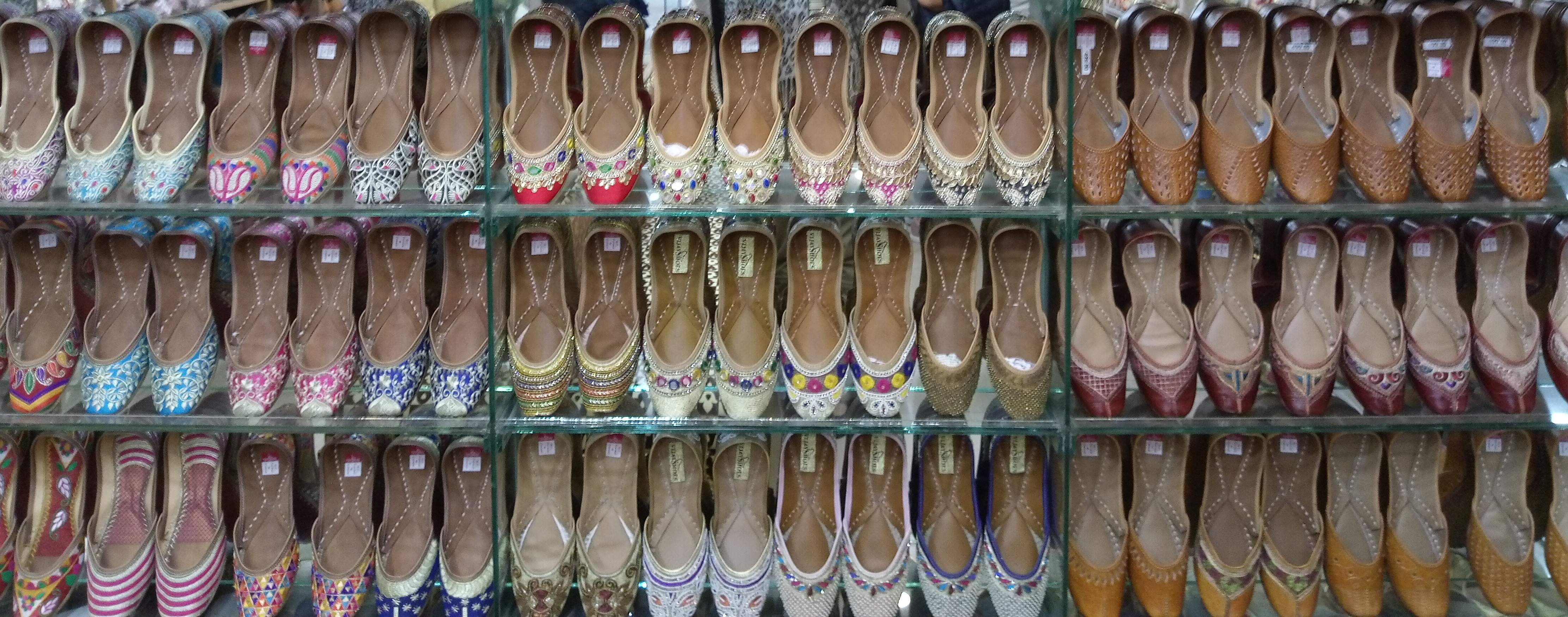 Schuhauslage in Amritsar
