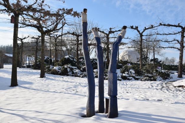 Skulpturen "Drei Lebenshaltungen"im Winter