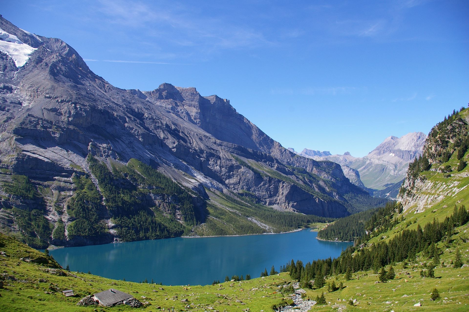 Immer weiter unten ist er noch zu sehen, der Oeschinen See