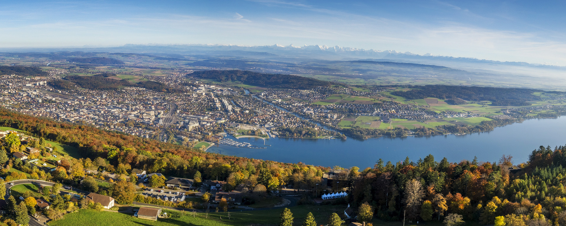 Biel Bienne von Magglingen gesehen mit Bielersee