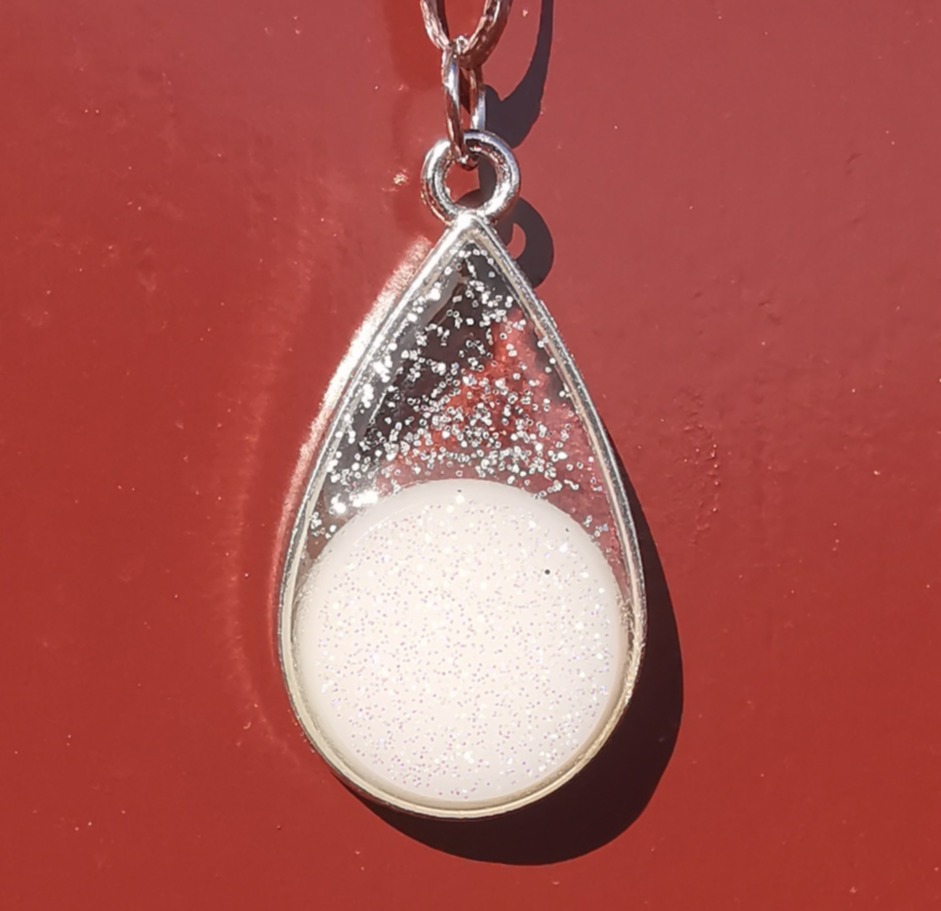 2390 - White Glitter Sand Drop