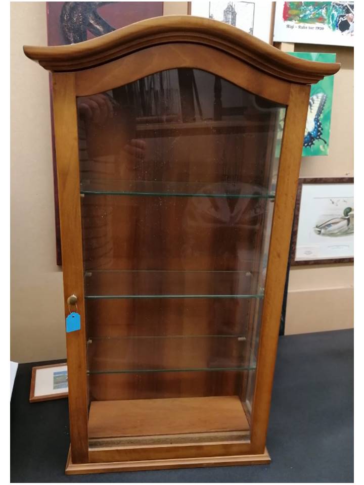 Kleine Wandvitrine, dreiseitig verglast