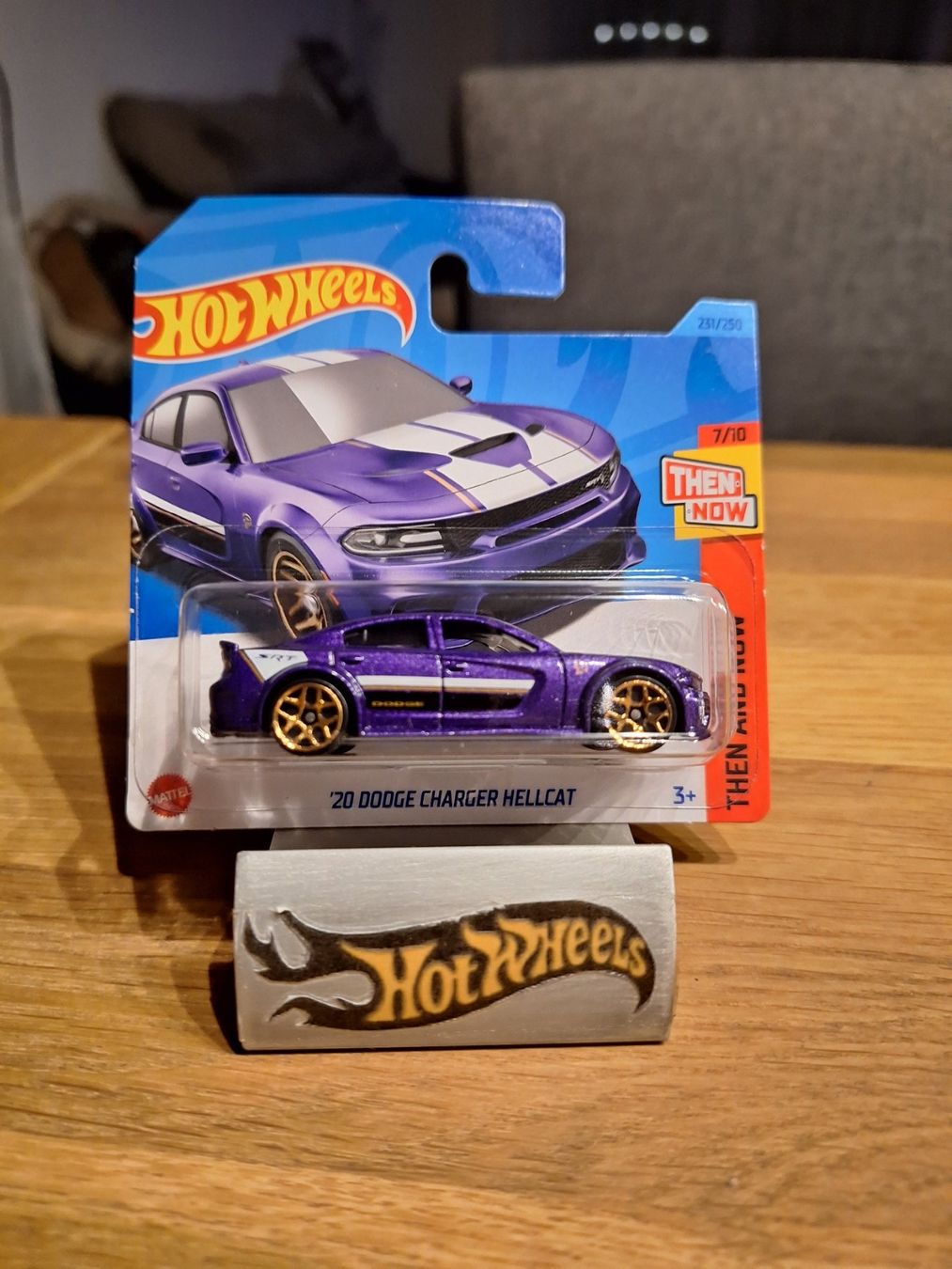 Hot Wheels Then and Now 2023 20 Dodge Charger Hellcat 7/10 S