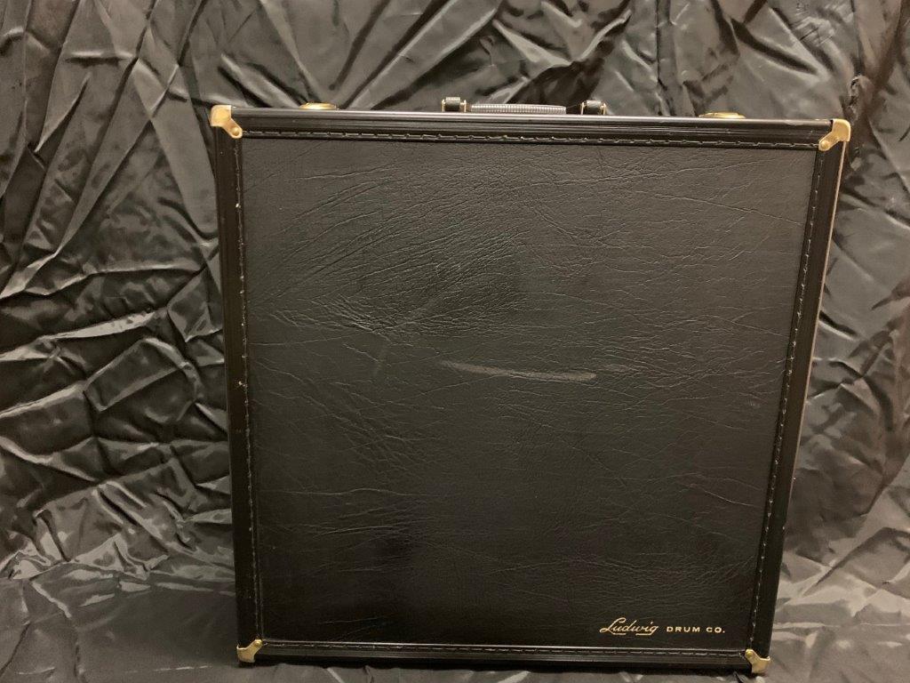 Foto-2-Ludwig-Snare-Black-Beauty-13x3-engraved-Supraphonic