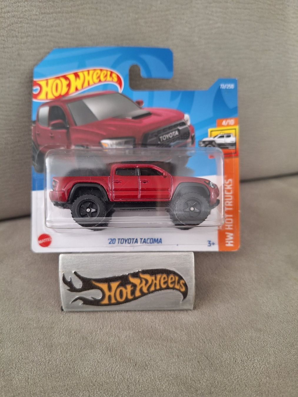 Hot Wheels HW Hot Trucks 2022 20 TOYOTA Tacoma 4/10 S