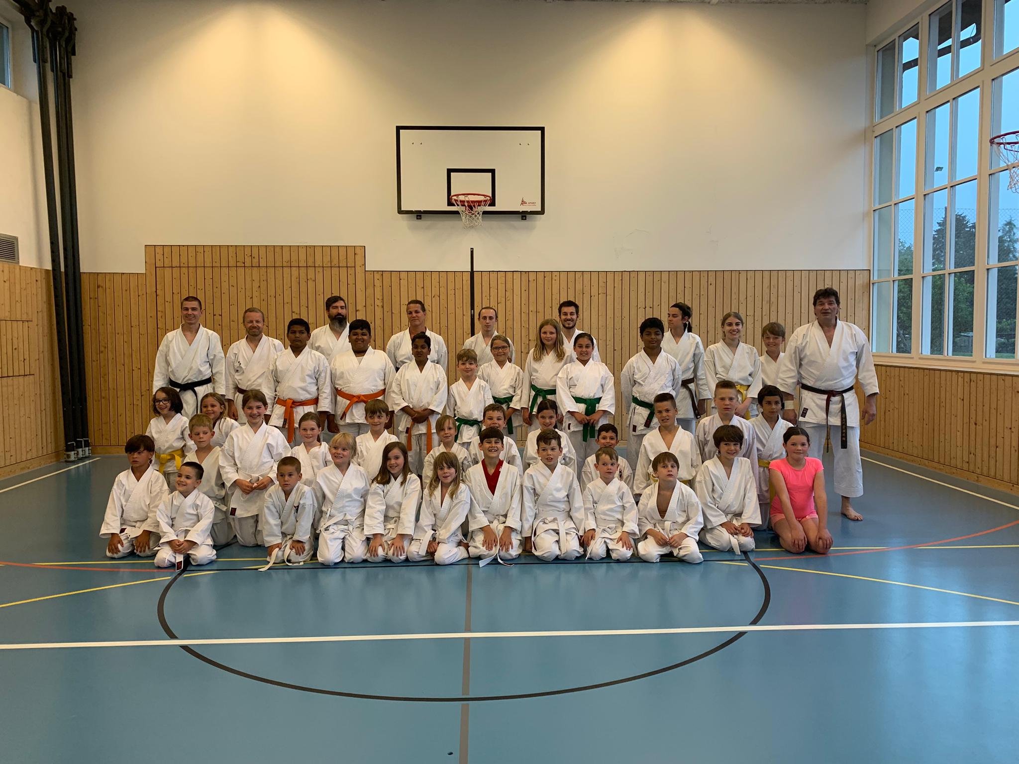 Karate-do Fraubrunnen Gruppenfoto 2021 Kinder