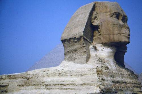 Die Sphinx vor der Chefren-Pyramide