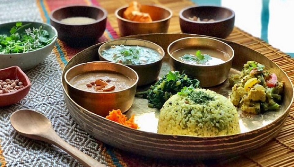 La dieta ayurvedica per l'equilibrio di Vata, Pitta e Kapha (con i consigli dei medici del Kerala)