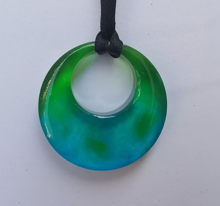 2110 - Blue Green Circle with Hole (incl. neckband)