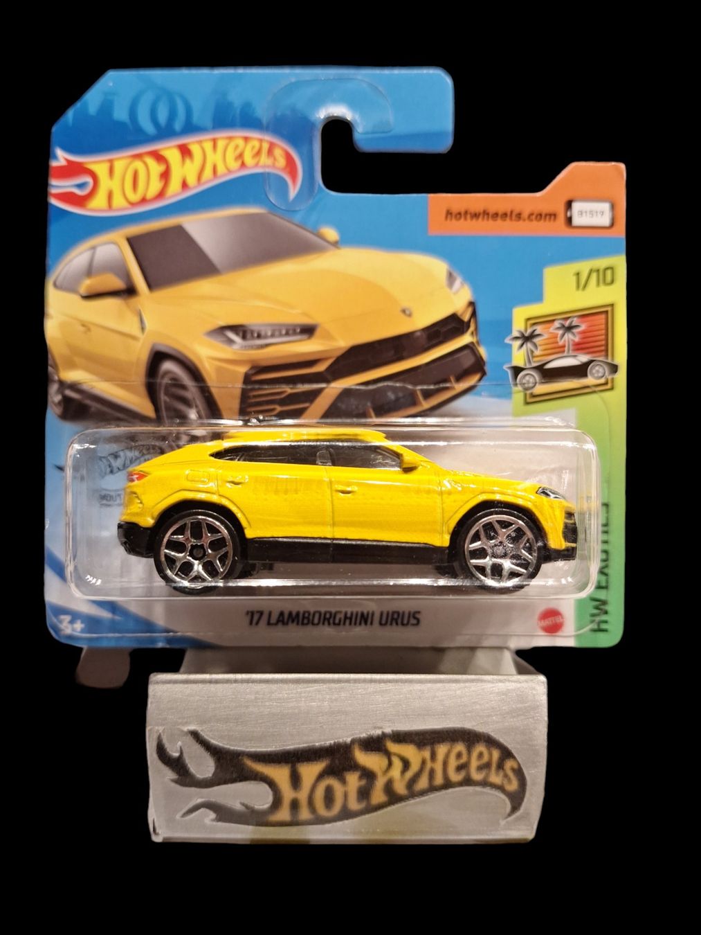 Hot Wheels HW Exotics 2020 17 Lamborghini Urus 1/10 S