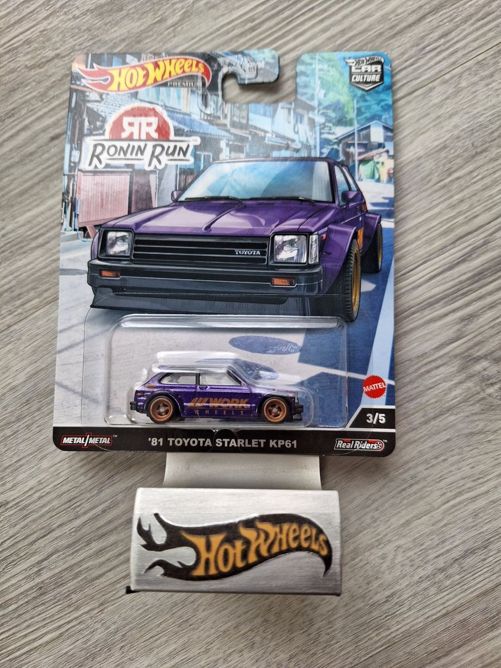 HW Premium Car Cultur Ronin Run 2022 81 Toyota Starlet KP61 3/5