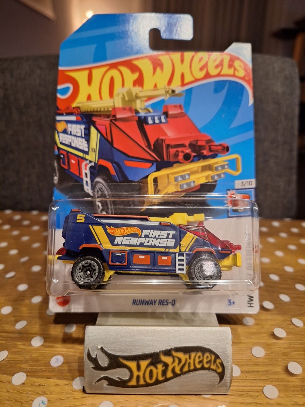 Hot Wheels HW First Response 2024 Runway Res-Q 3/10 L