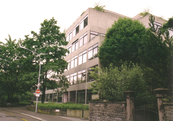 Kantonsschule Bühl mit dem Eingang Schrennengasse
