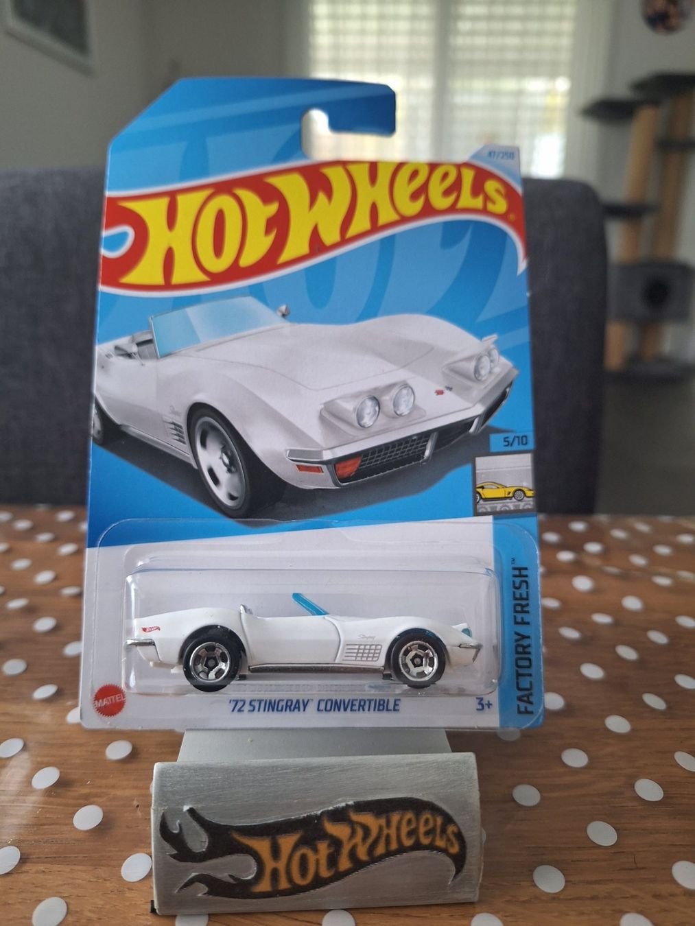 Hot Wheels Factory Fresh 2024 72 Stingray Convertible 5/10 L