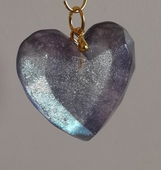 2200 - Purple Glitter Heart