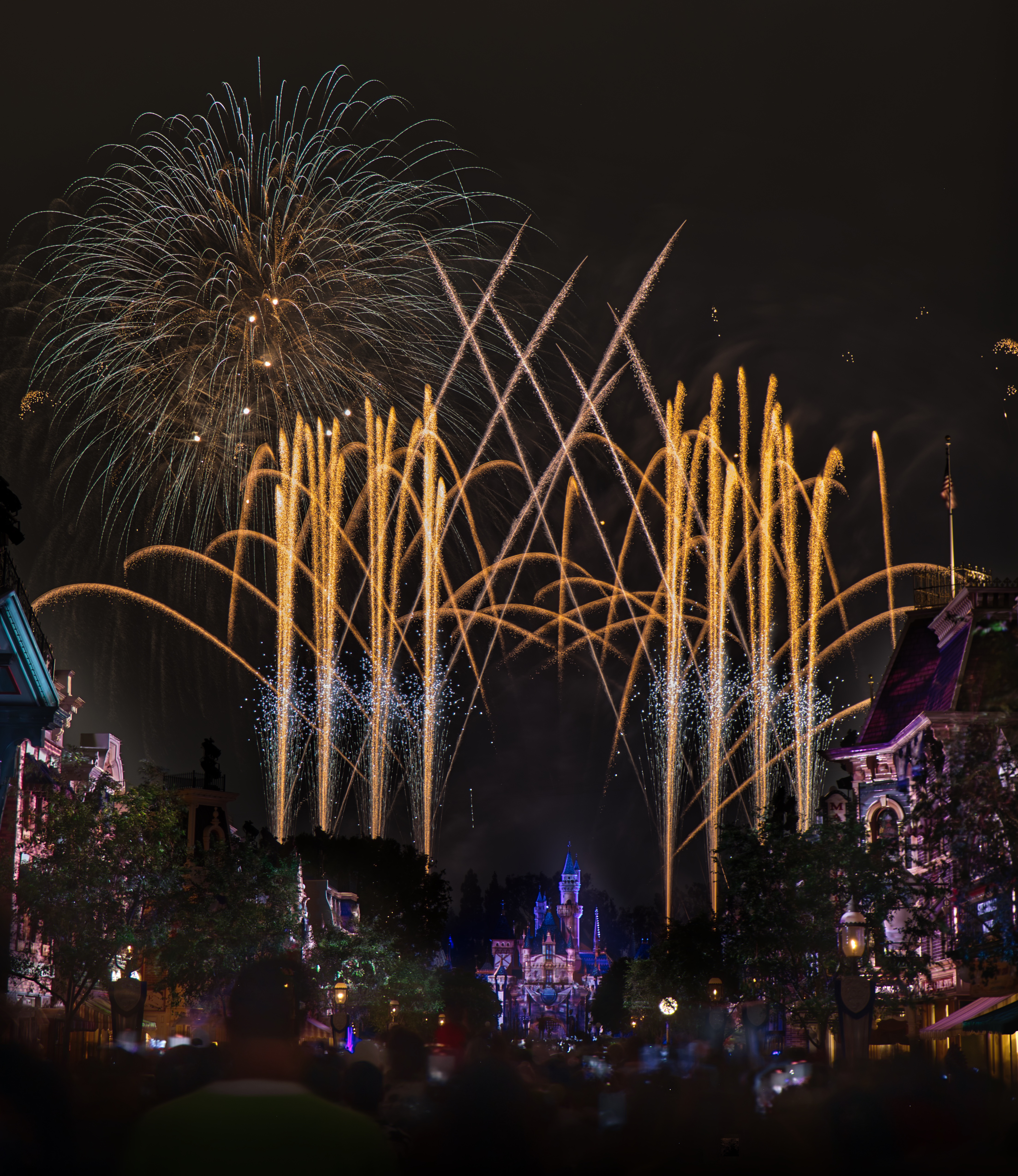 09.08.23 Ein Tag voller Magie und Feuerwerk - Abenteuer im Disneyland Anaheim