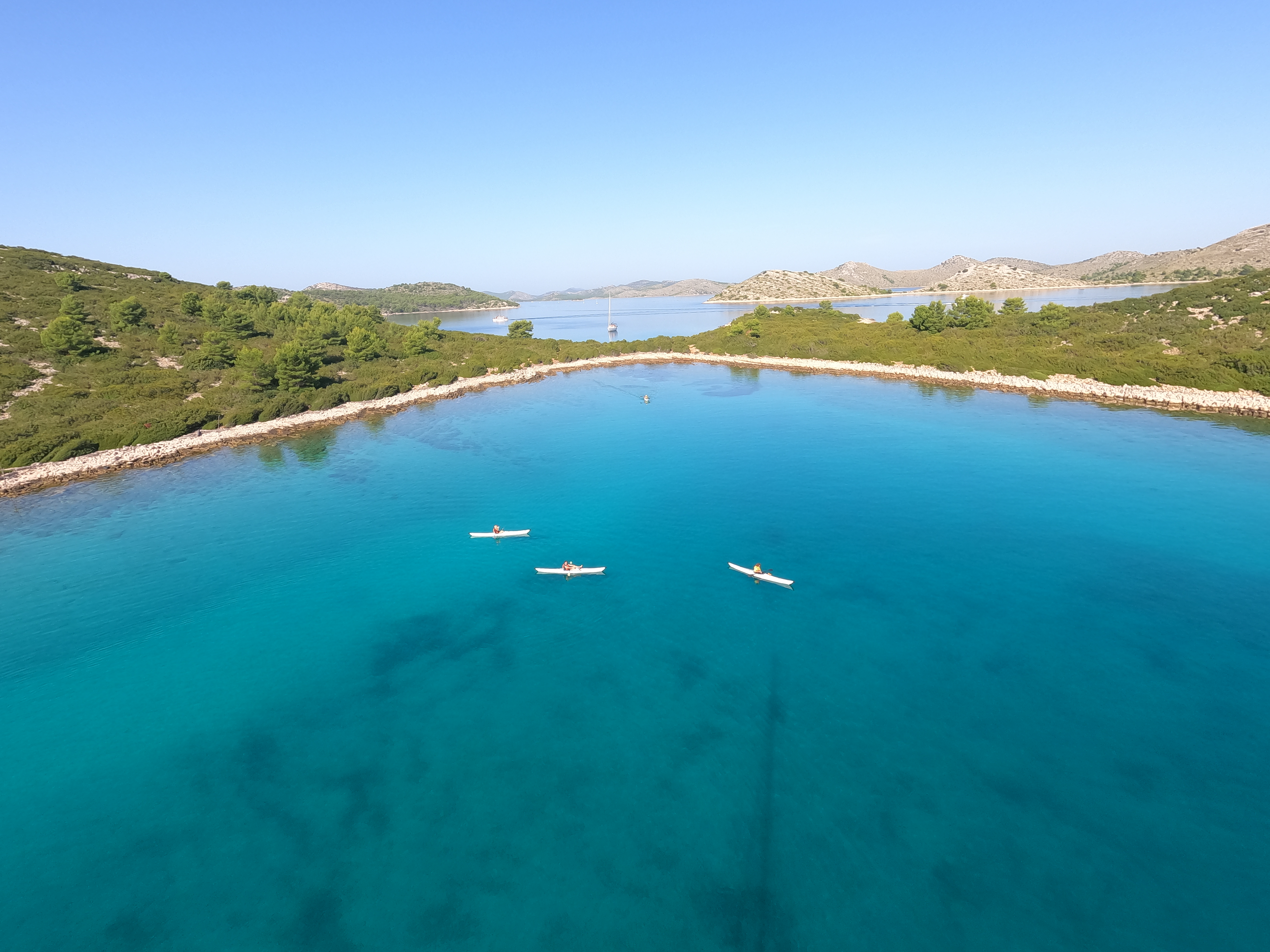 Oru Kayak in blauer Lagune Kornaten