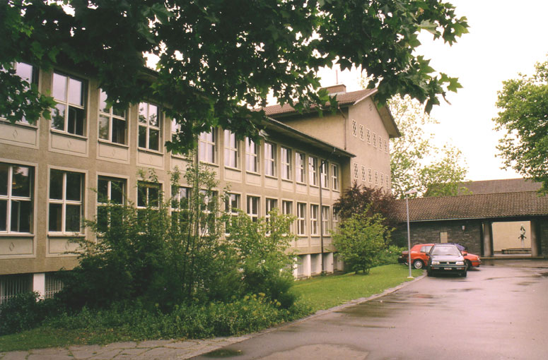 Schulhaus Rebhügel, Haldenstrasse 70