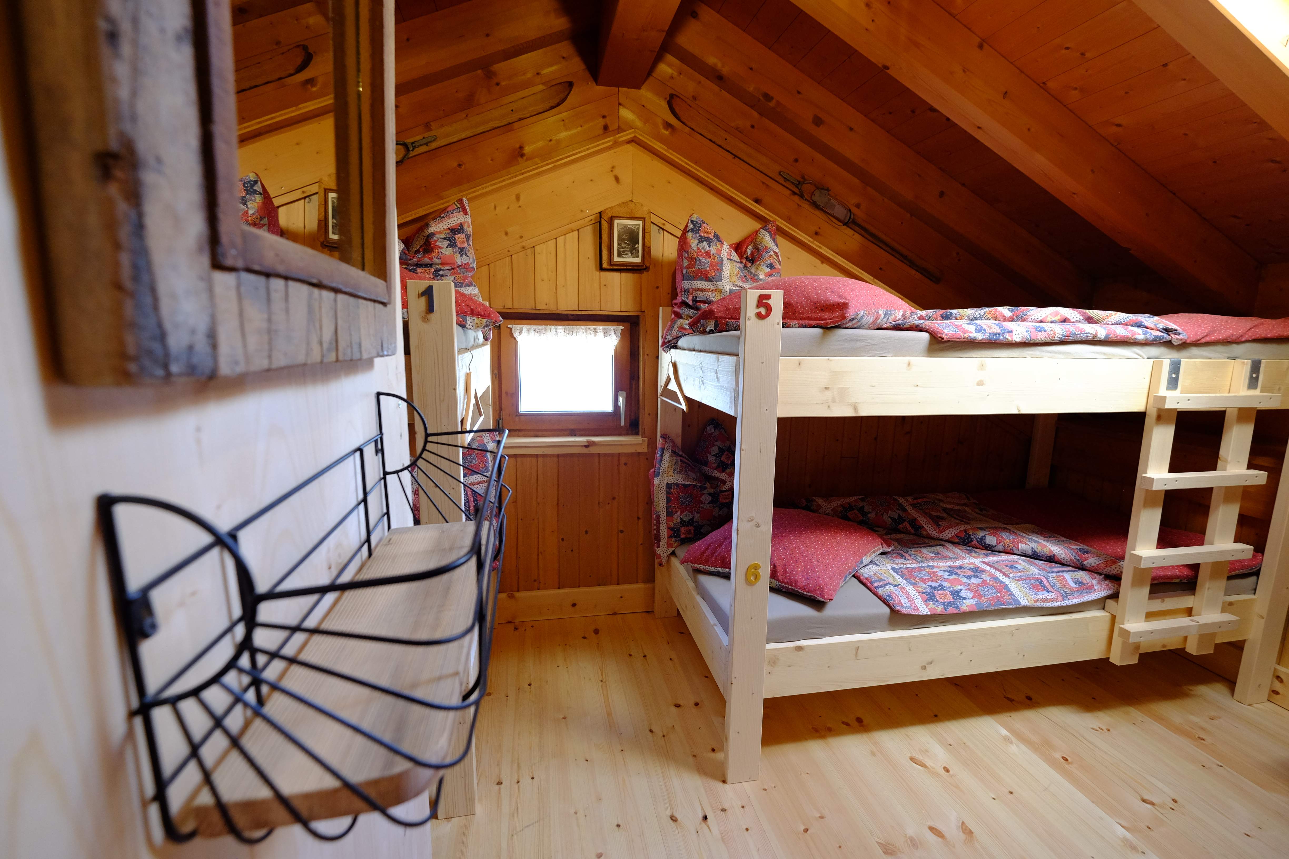 Betten auf der Hütte