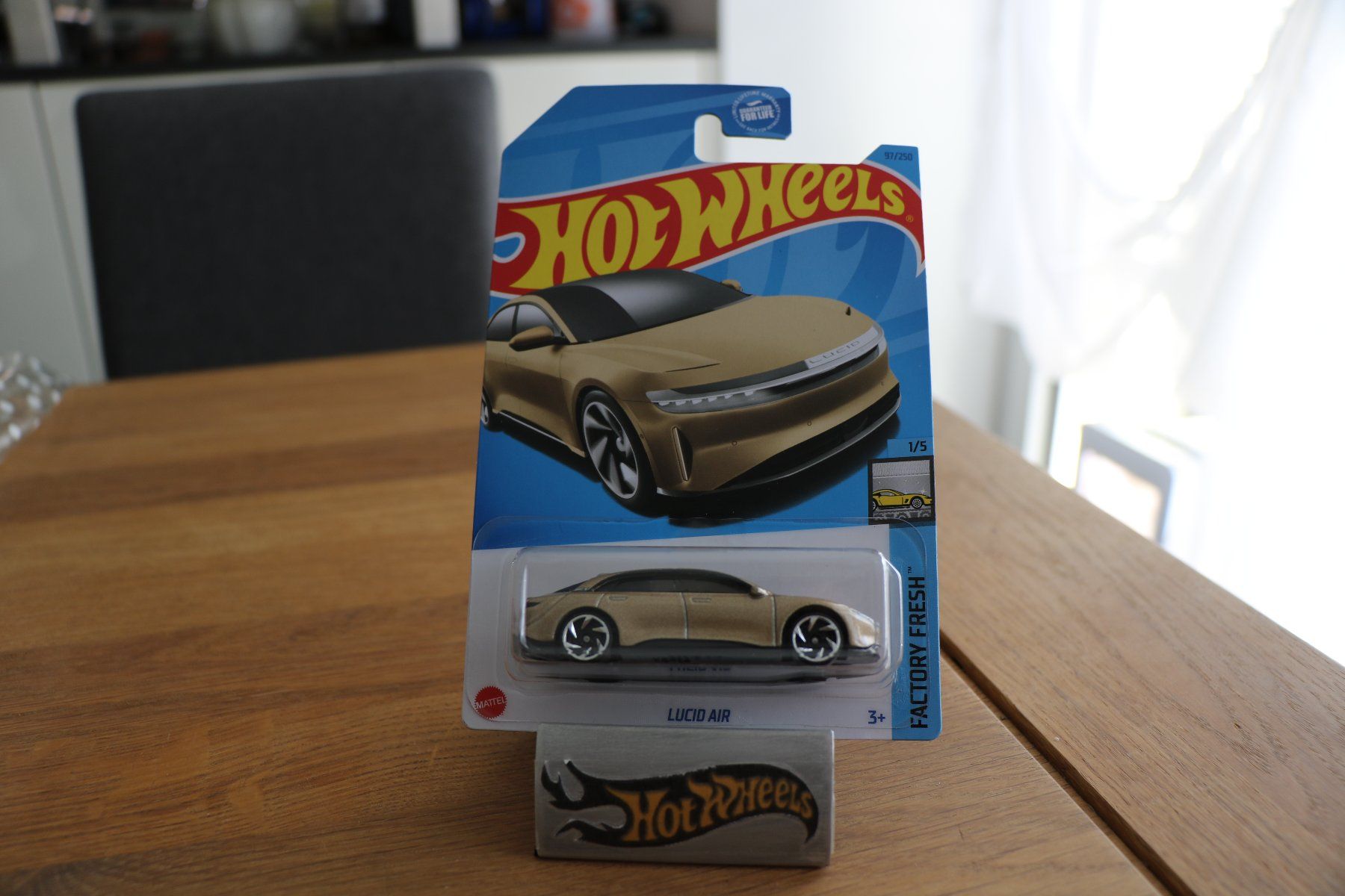 Hot Wheels Factory Fresh 2023 Lucid Air 1/5 L