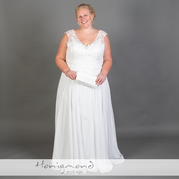 Schlicht-elegantes Brautkleid günstig kaufen