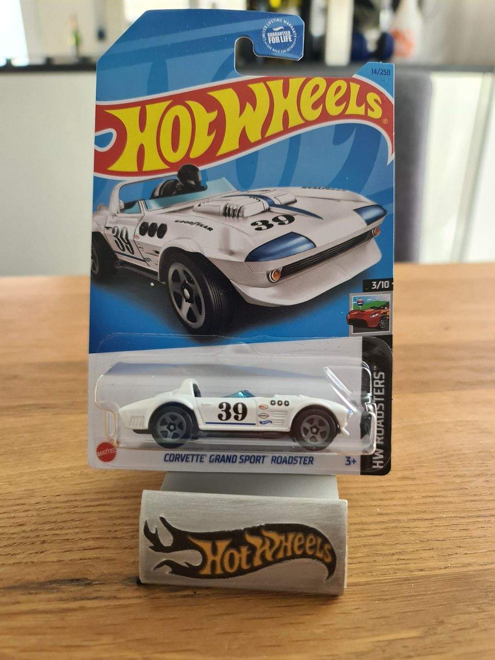 HW Roadsters 2023 Corvette Grand Sport Roadster 3/10 L