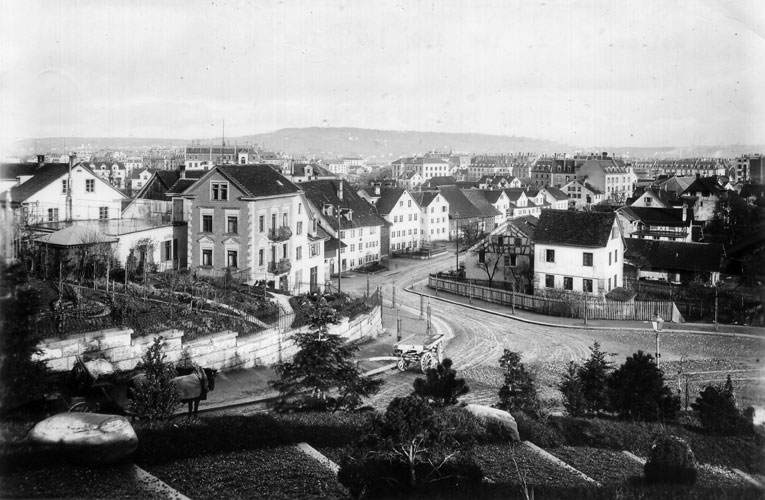 Bühlstrasse-Zweierstrasse mit Blick auf Restaurant Schlössli im Jahr 1898