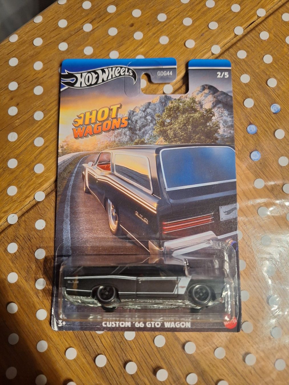 Hot Wheels Hot Wagons 2024 Custom 66 GTO Wagon 2/5 L